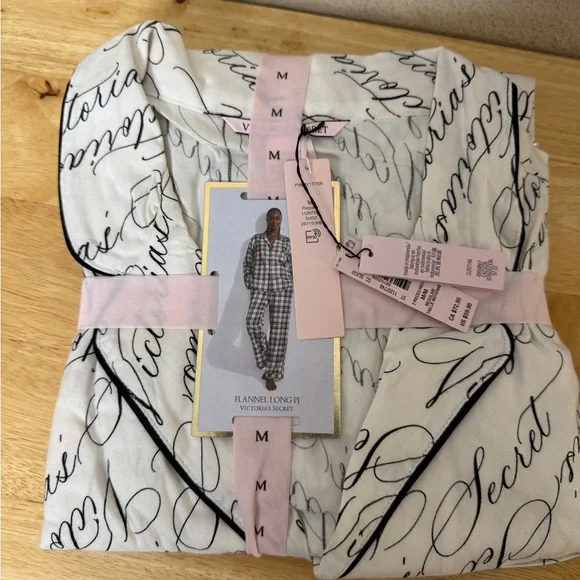 Victoria's Secret Cream and Black Flannel Long Pajama Set Size M - Picture 2 of 3